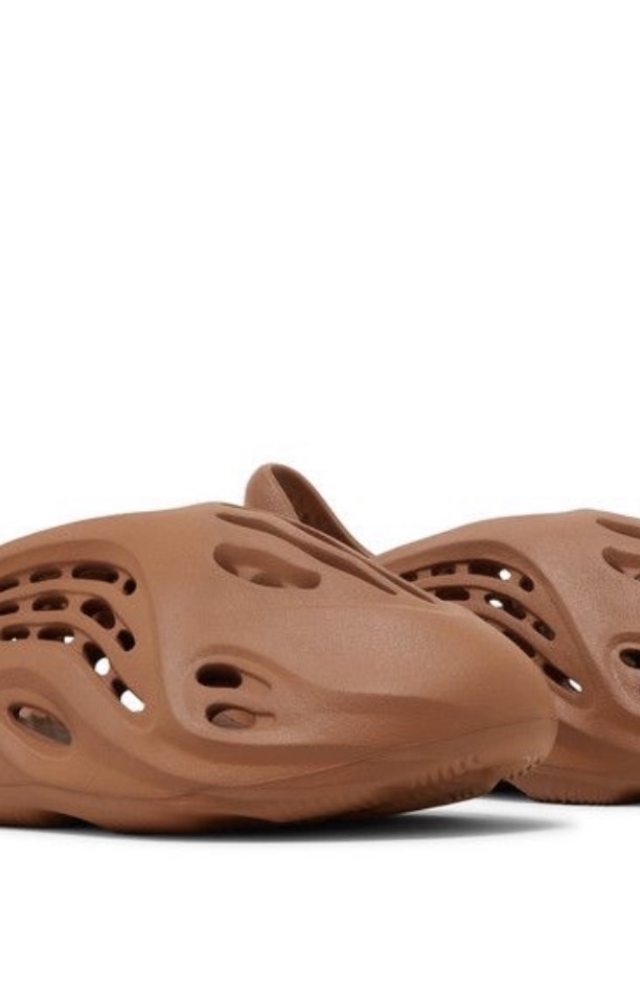 Yeezy Foam Runners "Clay Red"