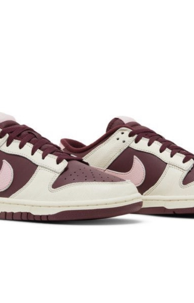 Nike Dunk "Valentine's Day"